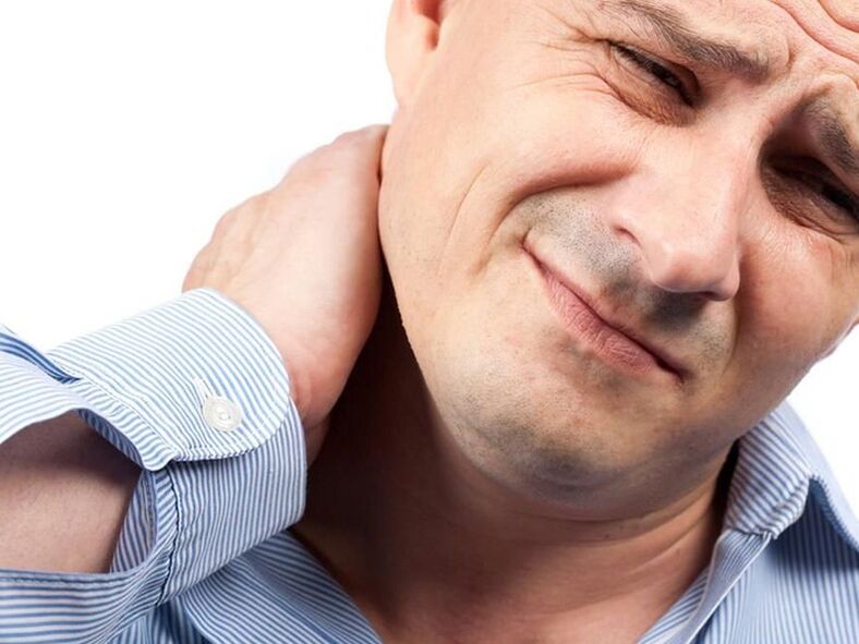 Silny ból szyi sygnalizuje trzeci etap osteochondrozy szyjnej